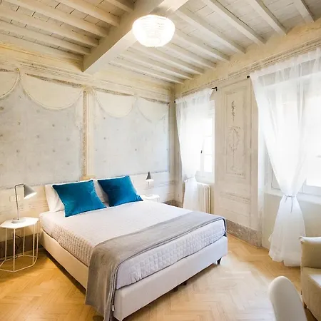 Il Piccolo Cavour Charming House أريتسو
