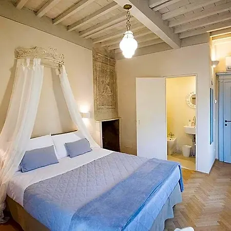 Il Piccolo Cavour Charming House Bed & Breakfast 4*