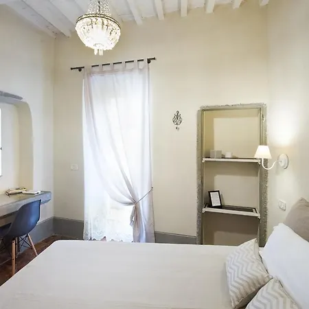 فندق مبيت وإفطار Il Piccolo Cavour Charming House أريتسو